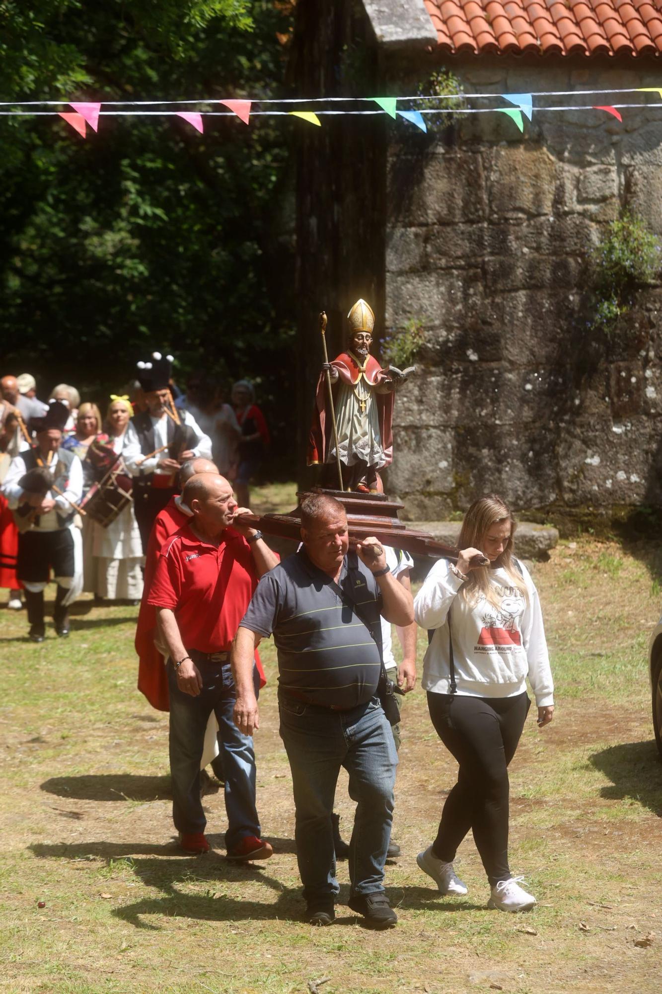 Así se vive la tradicional romería de San Cibrán en Catoira.