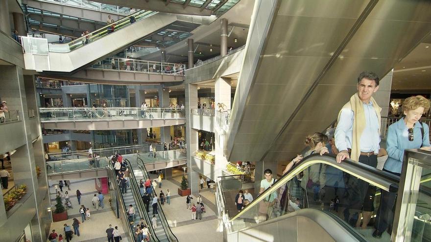 Los centros comerciales de València volverán a abrir los domingos desde junio: fechas, horarios y excepciones