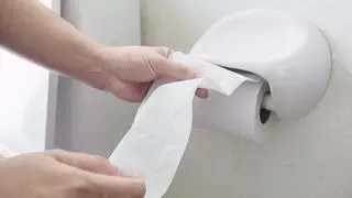 Olvídate del papel higiénico: la ciencia determina cuál es la forma más higiénica de limpiarse después de ir al baño