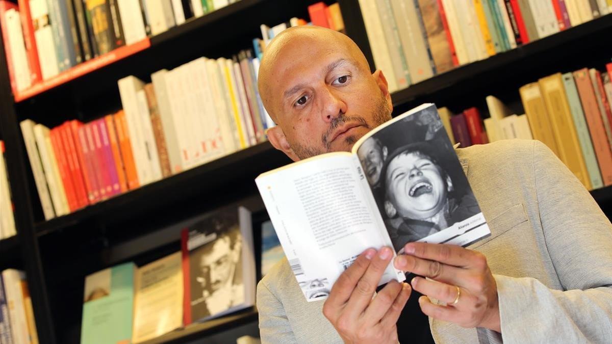 Jorge Carrión en la librería La Central de la calle Mallorca.