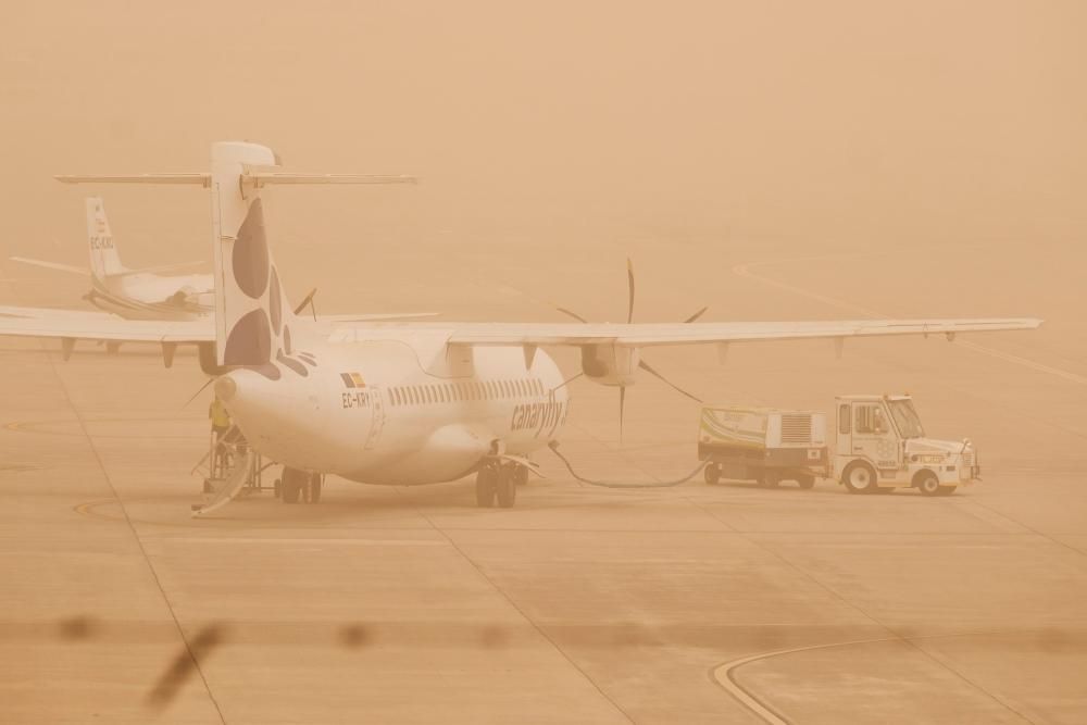 La calima engulle las Canarias