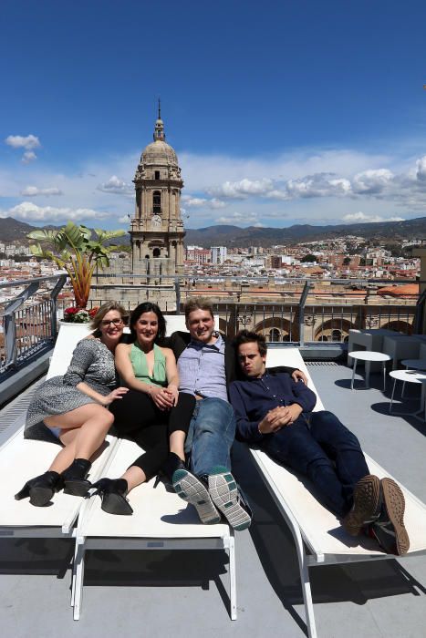 Virginia DeVirginia deMorata, Salva Reina, Noemí Ruiz y Tomás GaMorata, Salva Reina, Noemí Ruiz y Tomás García fueron los primeros participantes de estas jornadas culturales organizadas por La Opinión