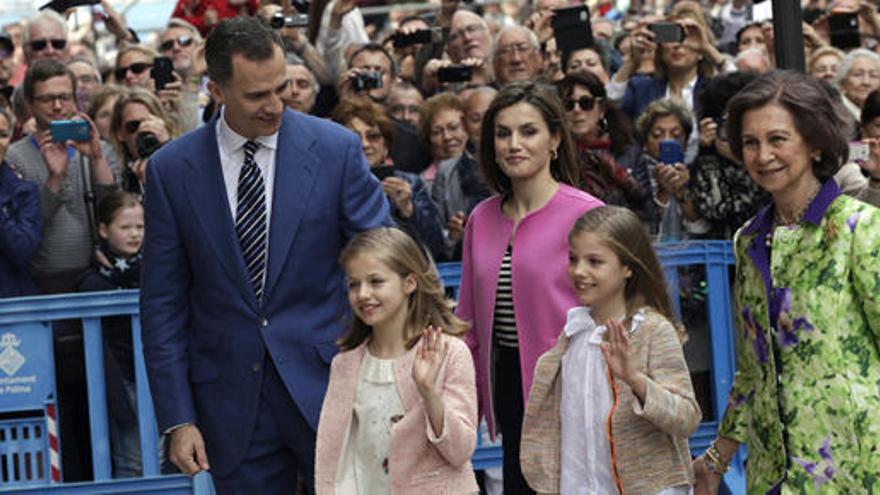 Plantón a los Reyes en la misa de Pascua en Palma