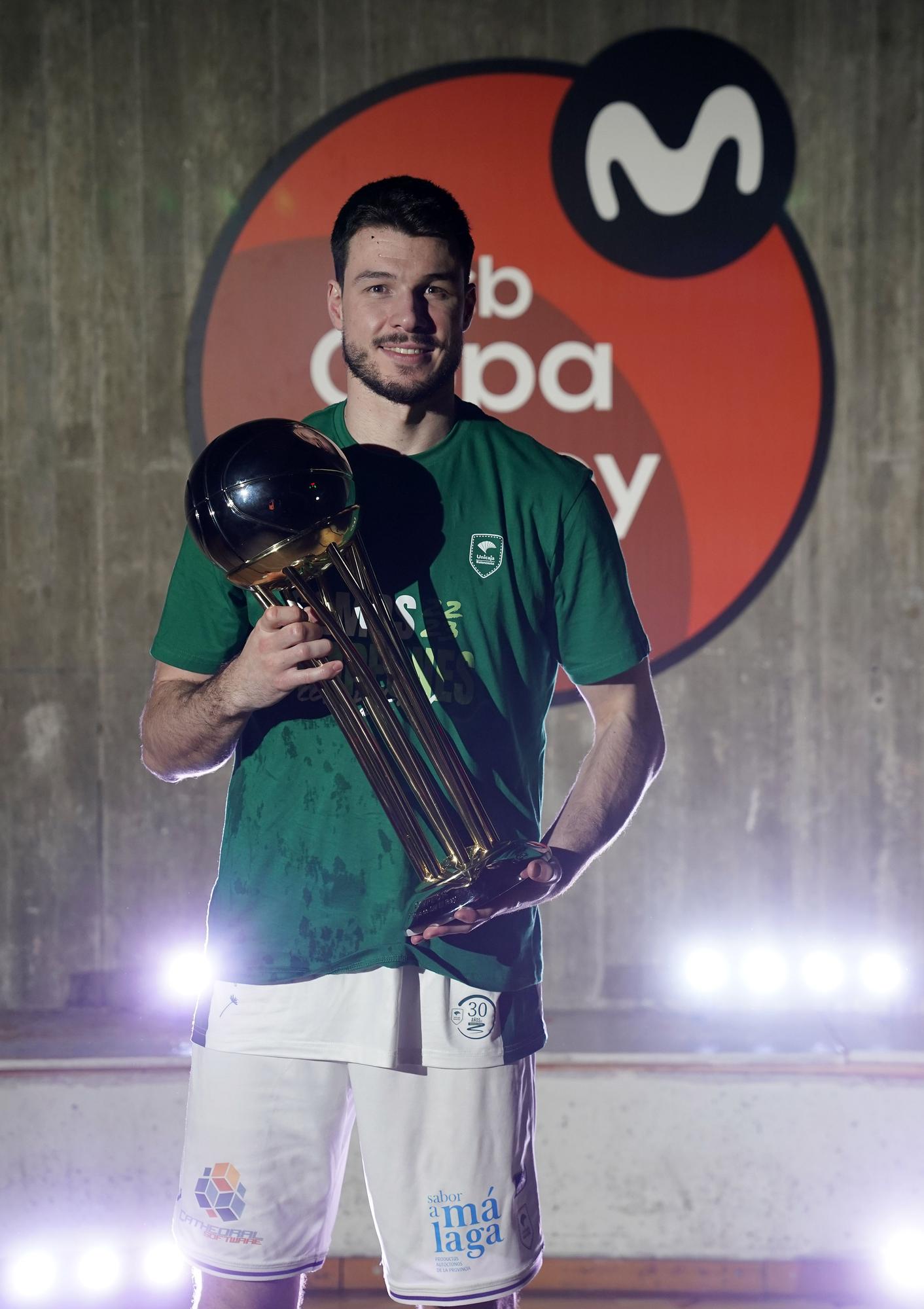 Unicaja: Los campeones de la Copa del Rey posan con el trofeo