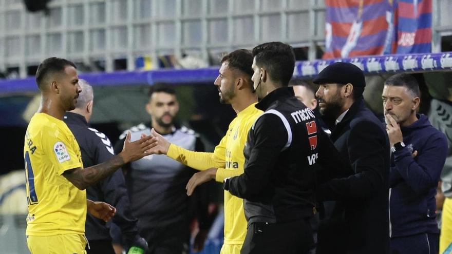 Jonathan Viera no completa el entrenamiento; hoy, última prueba