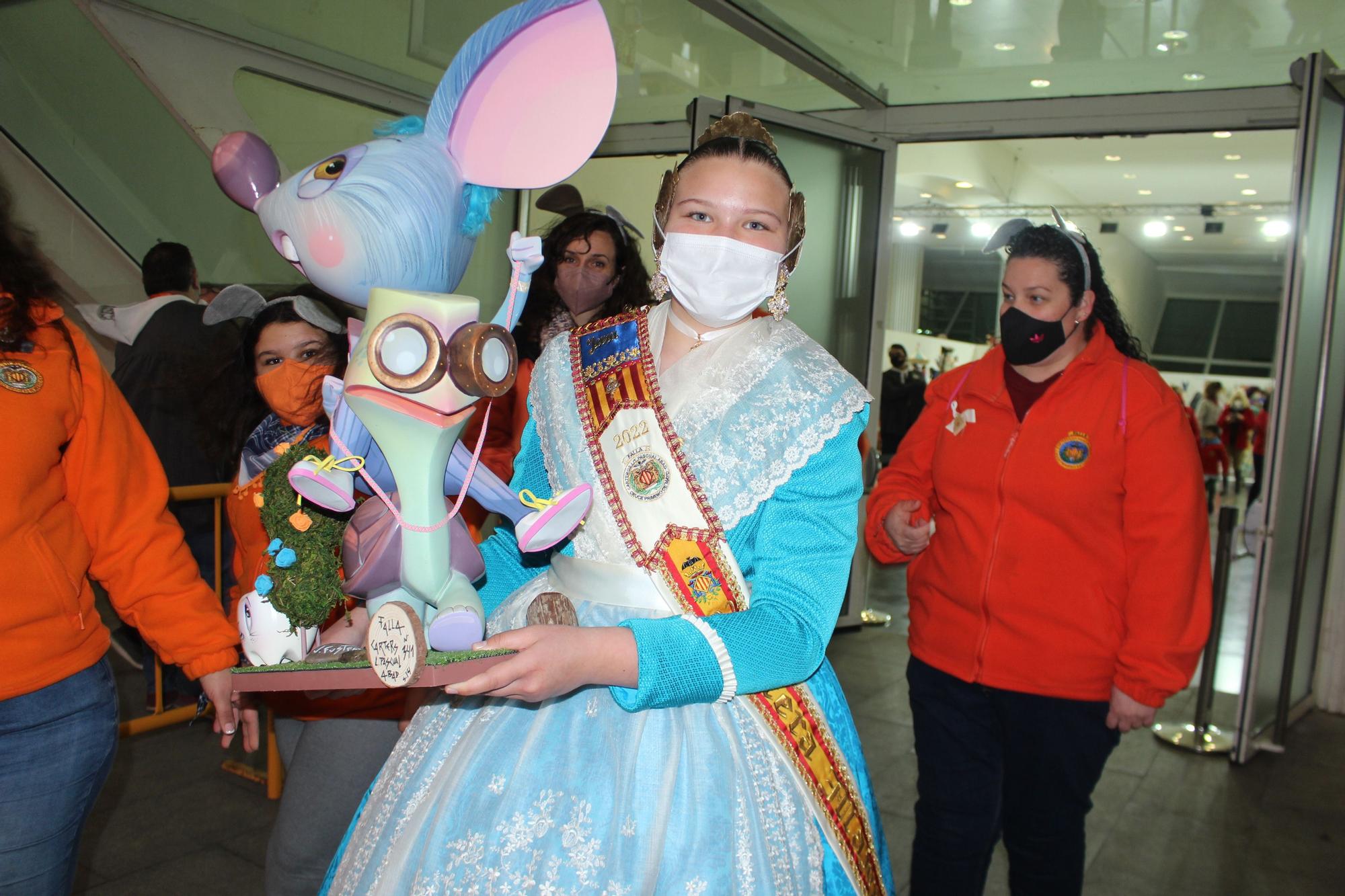 Los infantiles recogen los ninots de las Fallas 2022