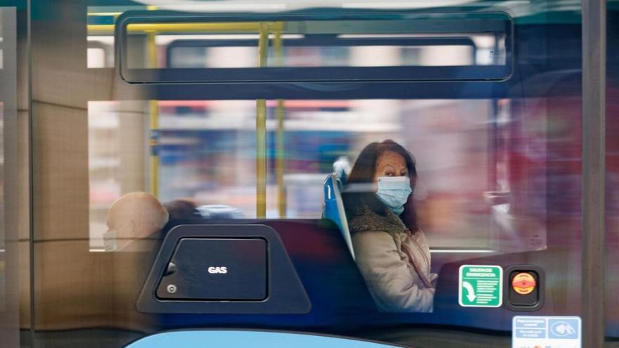 ¿Quiénes deben seguir usando la mascarilla en el transporte público a partir de hoy?
