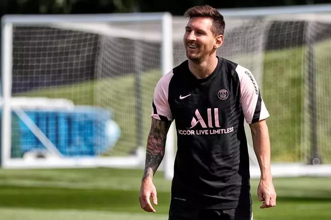Las mejores imágenes del primer entrenamiento de Messi con el PSG