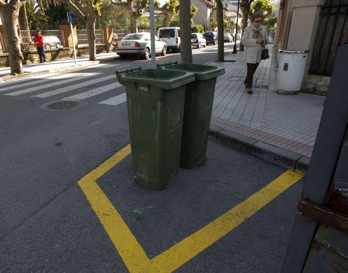 Contenedores similares a los que se utilizarán en Laviana. | MIKI LÓPEZ