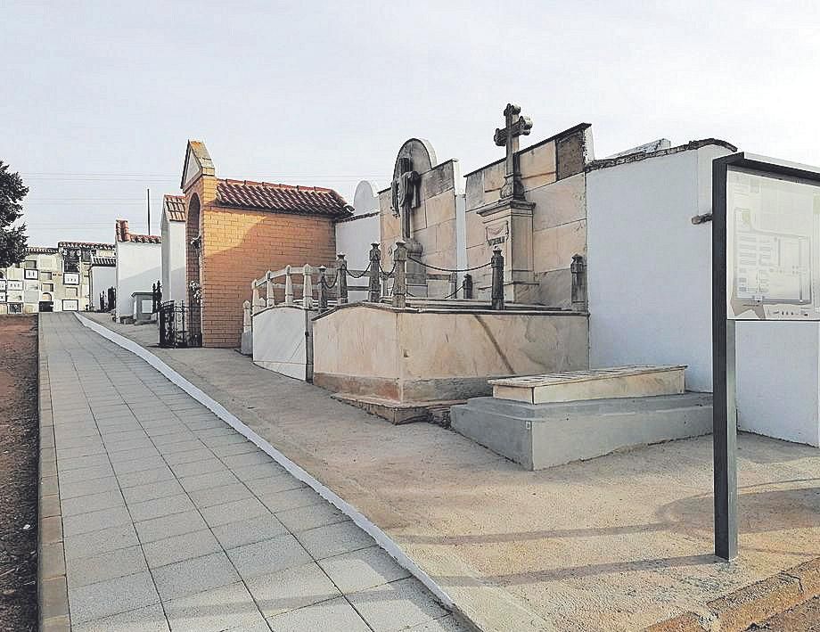 El cementerio francés de Peñarroya ha sido renovado recientemente.