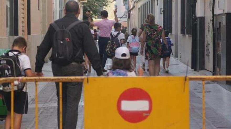 Calles sin tráfico para ir a clase