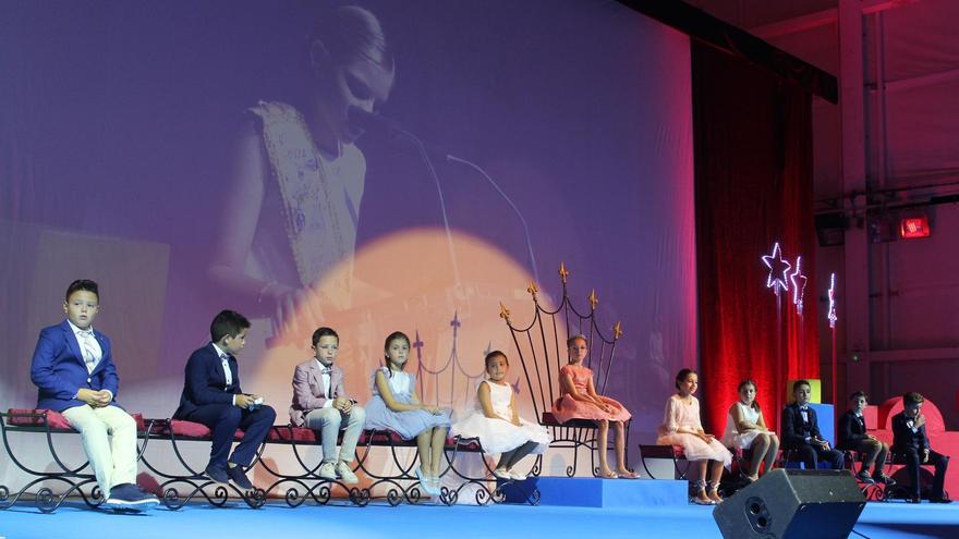 Orpesa del Mar inaugura sus fiestas con la presentación de la Reina infantil, Damas y Festeros de la Corte de Honor infantil 2023