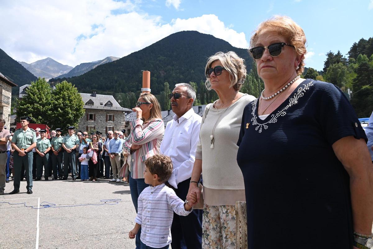 María Ángeles Perera, a la derecha, durante el último homenaje a los guardias asesinados en Sállent.