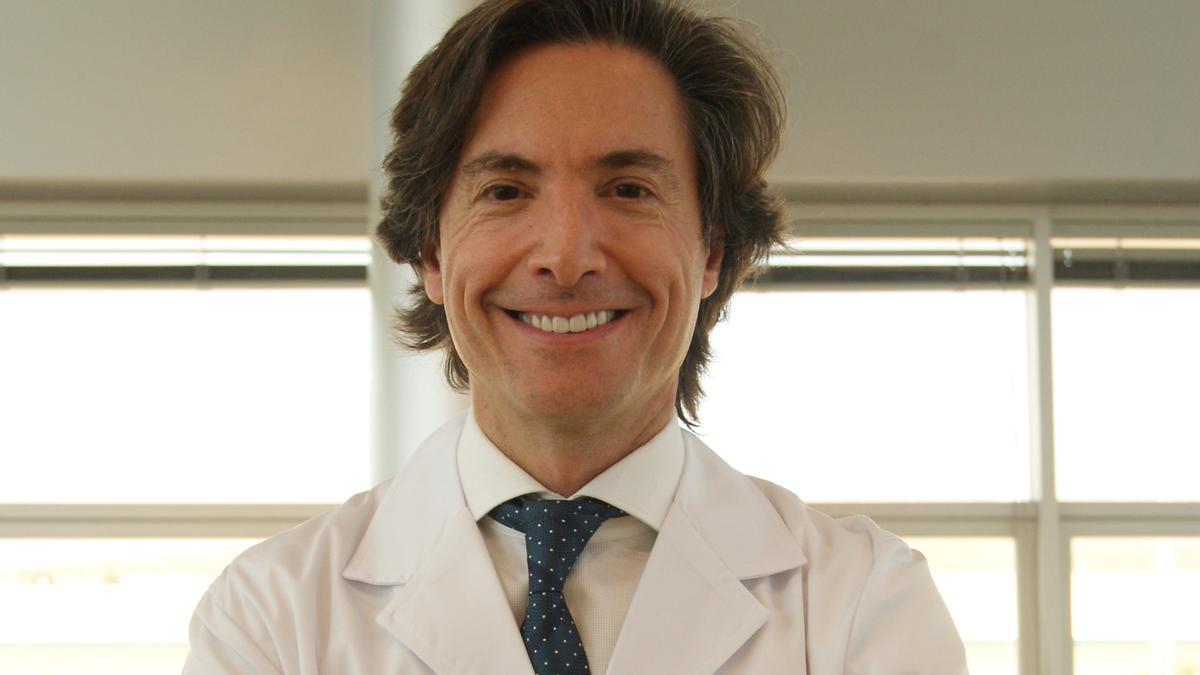 Javier Sendra, neurocirujano especialista en columna vertebral.