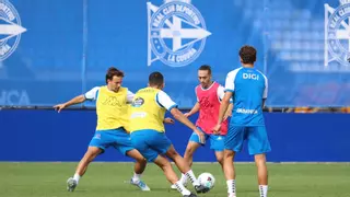 Luismi Cruz ya se entrena en Abegondo a las órdenes de Antonio Hidalgo
