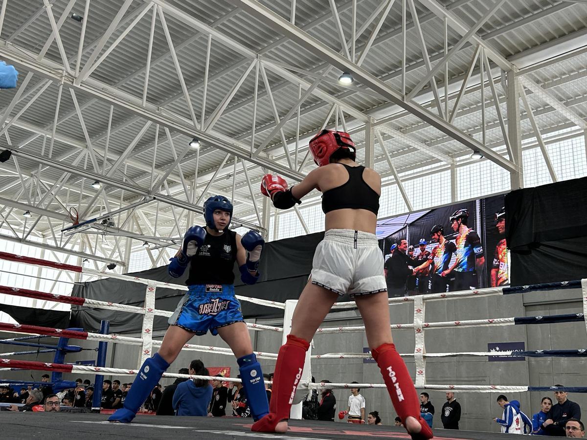 La nuciera María García, durante su combate en el Autonómico.