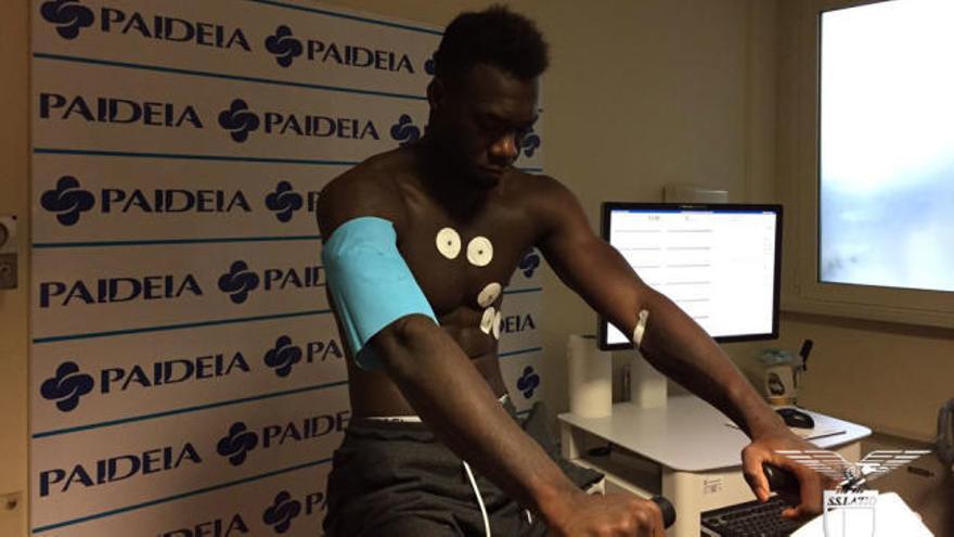 Caicedo pasa la revisión médica con el Lazio