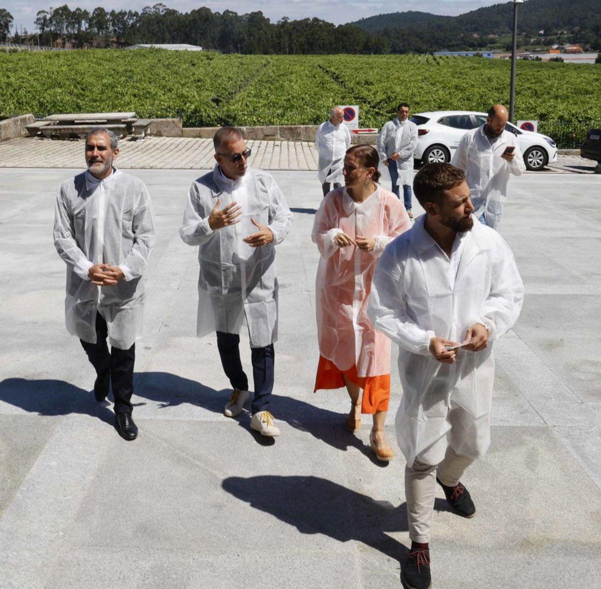 Entrega del certificado Galicia Calidade a la bodega Agro de Bazán. | // PABLO HERNÁNDEZ