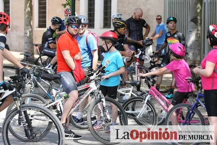 Concentración por la seguridad de los ciclistas