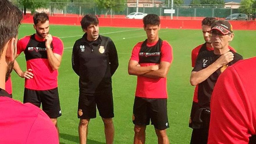 Óscar Bruzón ha dirigido esta mañana el entrenamiento con Fernando Vázquez.