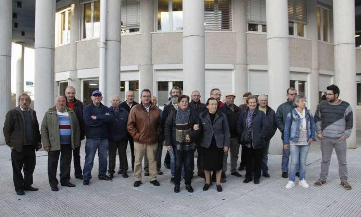 Dos vecinas testifican a favor del uso comunal de los montes de Aldán y 15, de las empresas