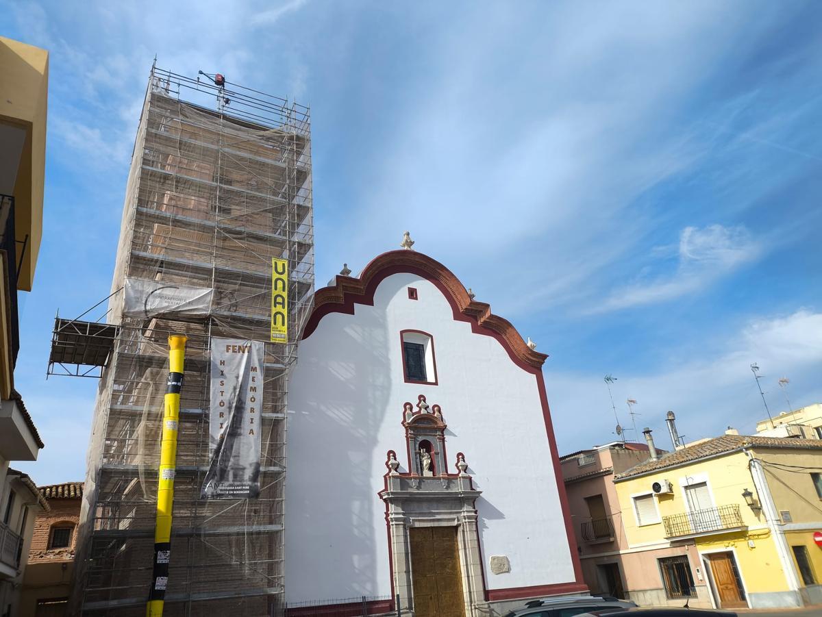 Imagen de la iglesia, ya sin el remate del campanario.