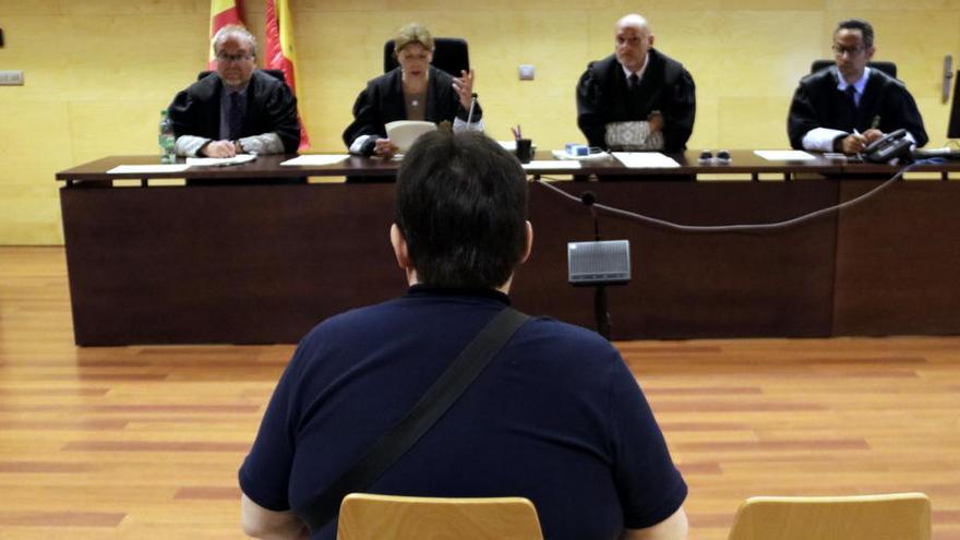 Condemnen un veí de Girona a cinc anys de presó per difondre pornografia infantil