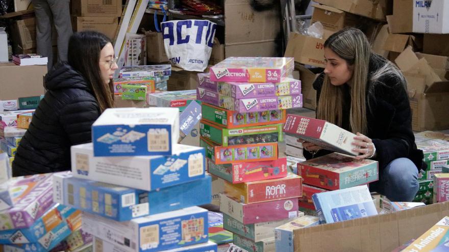 Creu Roja alerta que necessita més de 1.000 joguines per cobrir la demanda per a infants vulnerables a les comarques gironines