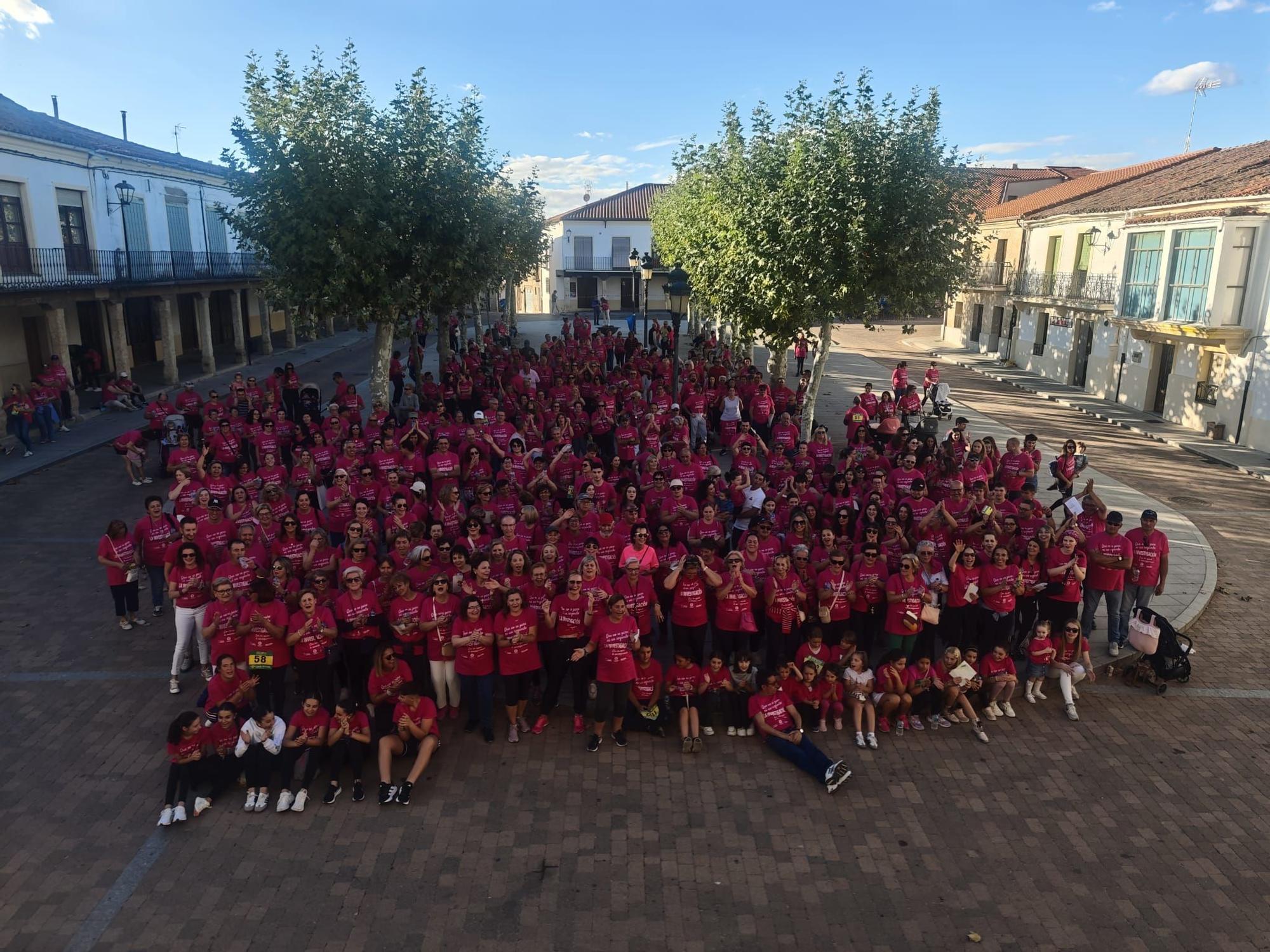 GALERÍA | La marcha de Fuentesaúco por el cáncer en imágenes