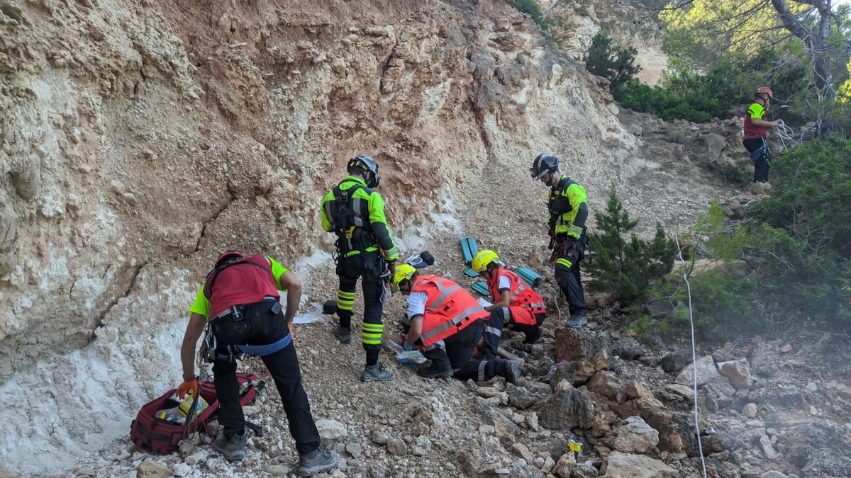 Herido grave un hombre al caer de una altura de 12 metros en Ibiza