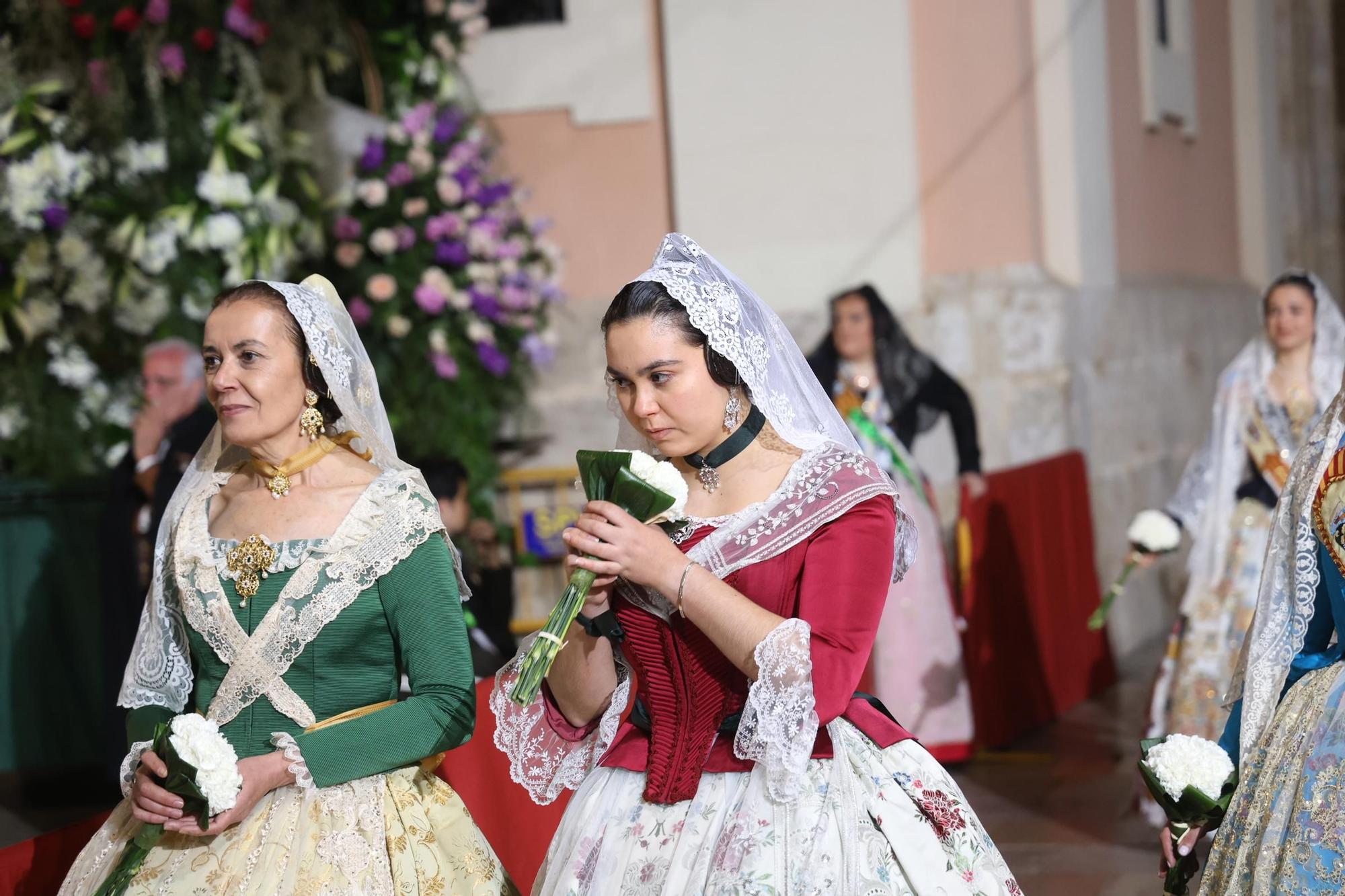 Ofrenda 18 de marzo. Calle de la Paz (23-24)