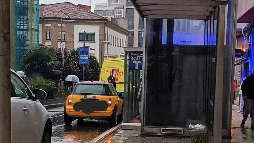 Fallece en el hospital un varón tras caer desde un séptimo piso en la calle de A Rosa