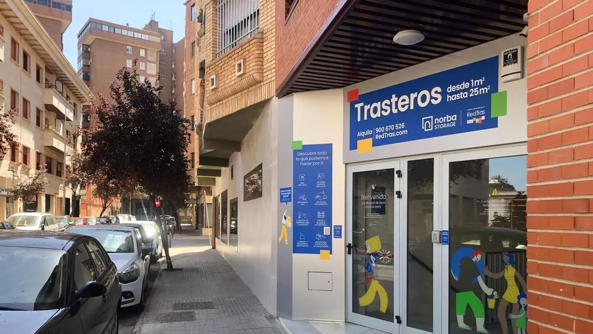 El boom de los trasteros cambia los bajos del centro de Cáceres: desde 3.000 euros