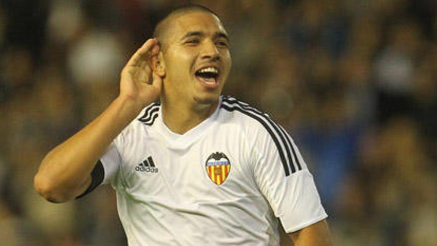 Bakkali alivia la  tensión en Mestalla