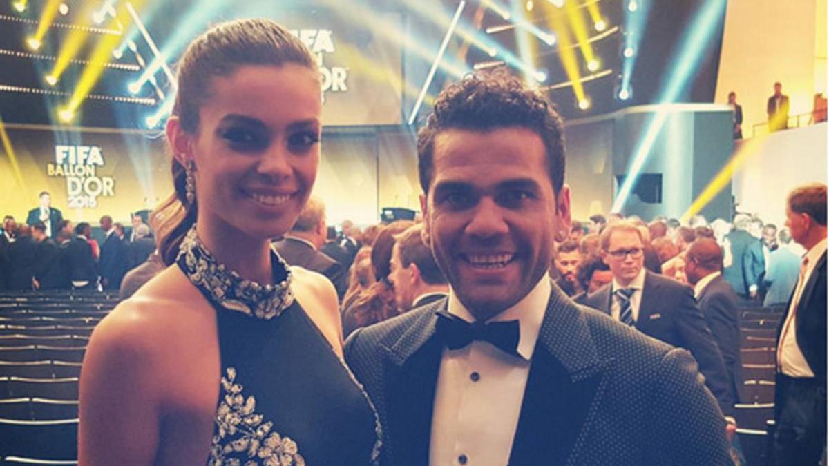 Joana Sanz, junto a Dani Alves