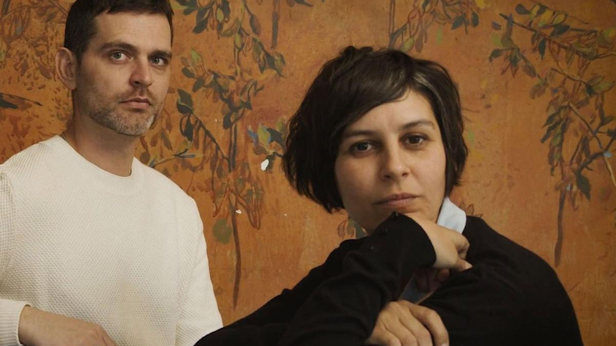 El director de l'obra, Gabriel Fuentes, amb la castellonenca Paz Palau, autora del text.