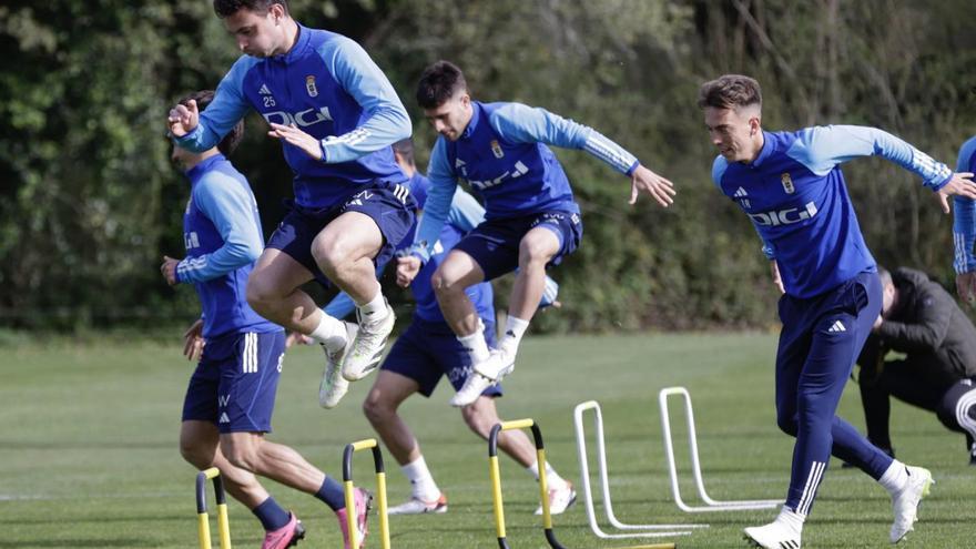 EN DIRECTO: El Real Oviedo visita Huesca con las novedades en el once de Borja Sánchez y Pomares