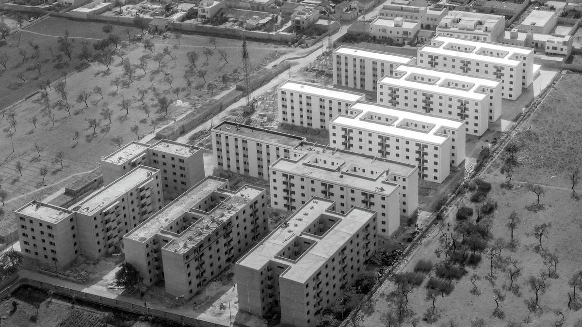 Die ersten Wohnblöcke des Viertels. Ein Bild von 1963.