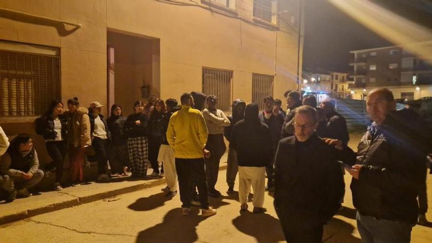 Desalojadas 60 personas de un edificio de Caspe por riesgo de derrumbe