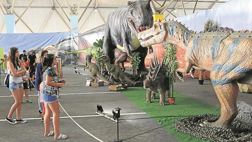 Castellón expone su propio ‘Parque Jurásico’ con dinos a tamaño real