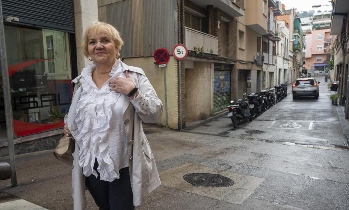 Montero, en el pasaje de Lugo, junto a la sede de la asociación, que en breve será desalojada por el final de la actividad.