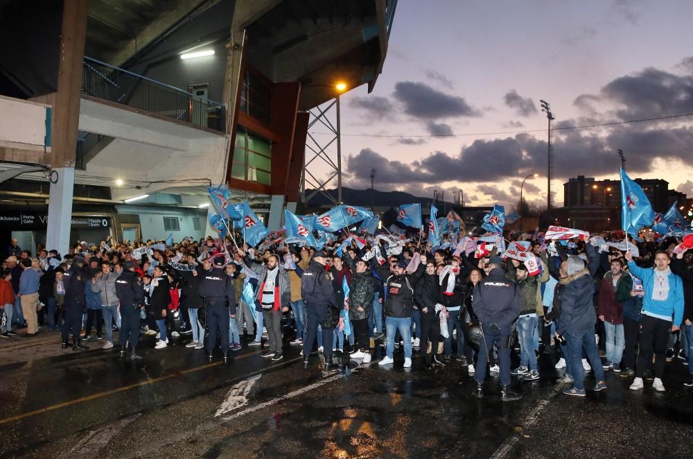 La afición apoyó al equipo antes del partido para darle un empujón fuera del descenso