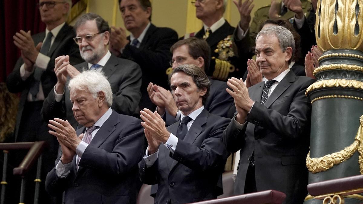 González, Aznar, Rajoy y Zapatero en el acto de jura de la Constitución la Princesa Leonor