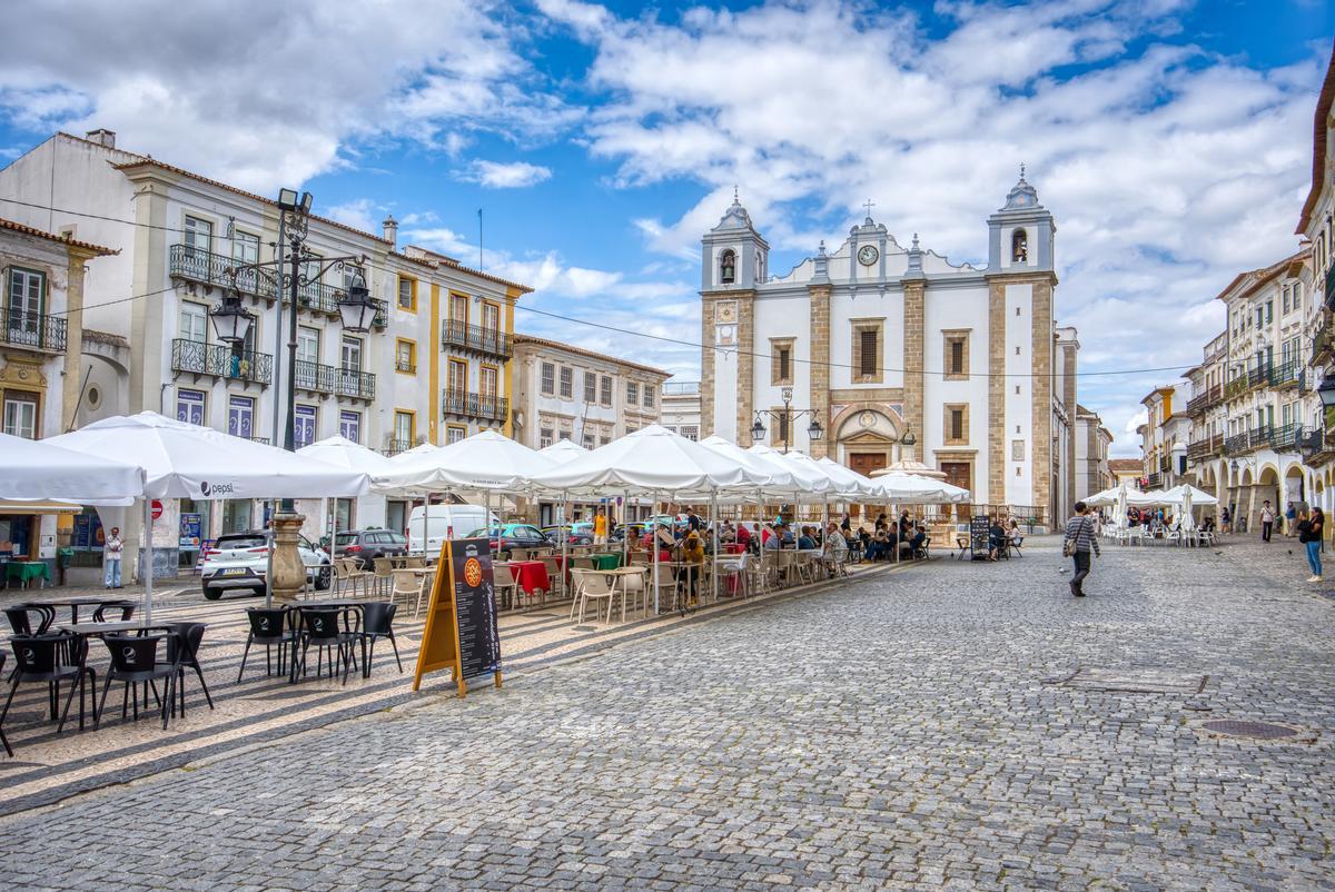 La Praça do Giraldo