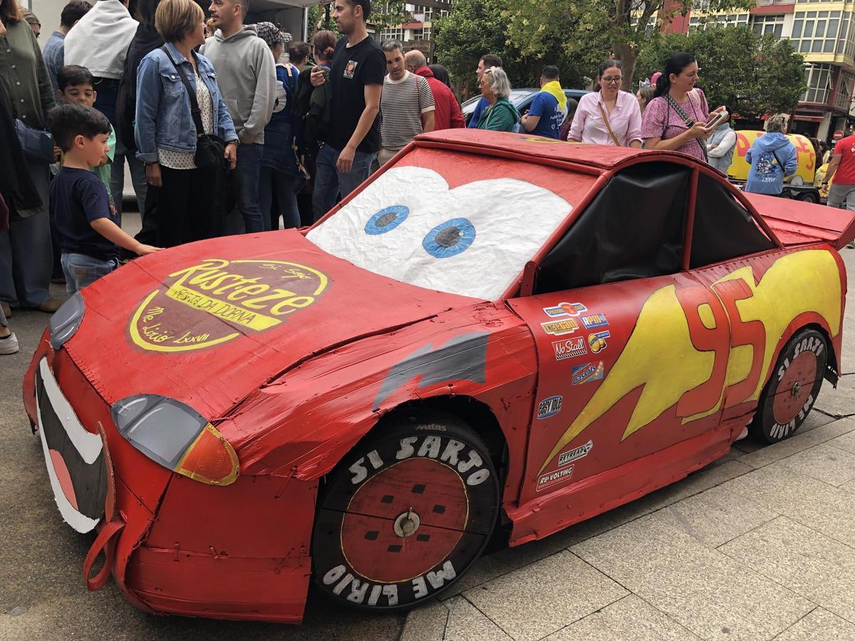 Cuesta abajo... con frenos: la Festa da Dorna de Ribeira avanza a rebufo de las carrilanas