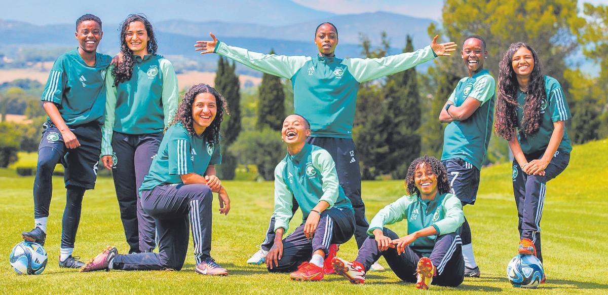 Las futbolistas de la selección femenina de Arabia Saudí Las futbolistas de la selección femenina de Arabia Saudí