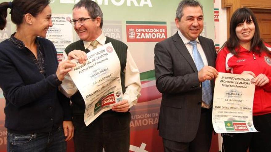 Organizadores y representantes de las instituciones participaron en el acto de presentación celebrado ayer.