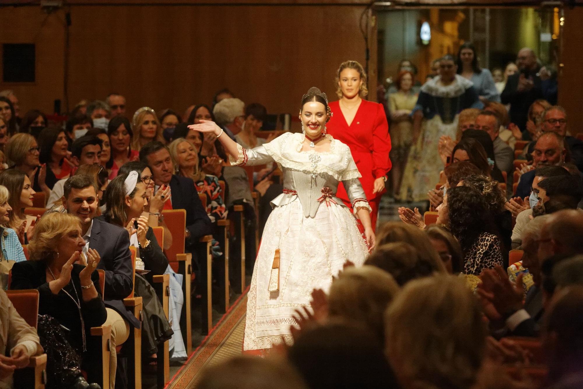 Las mejores fotos del pregón y la imposición de bandas a la reina y damas de Vila-real