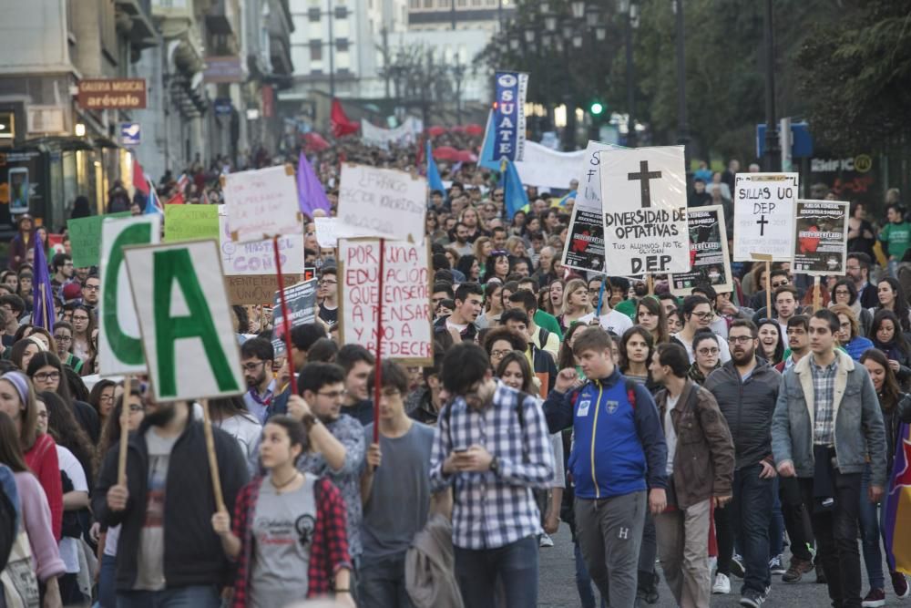 Manifestación contra la LOMCE en Oviedo