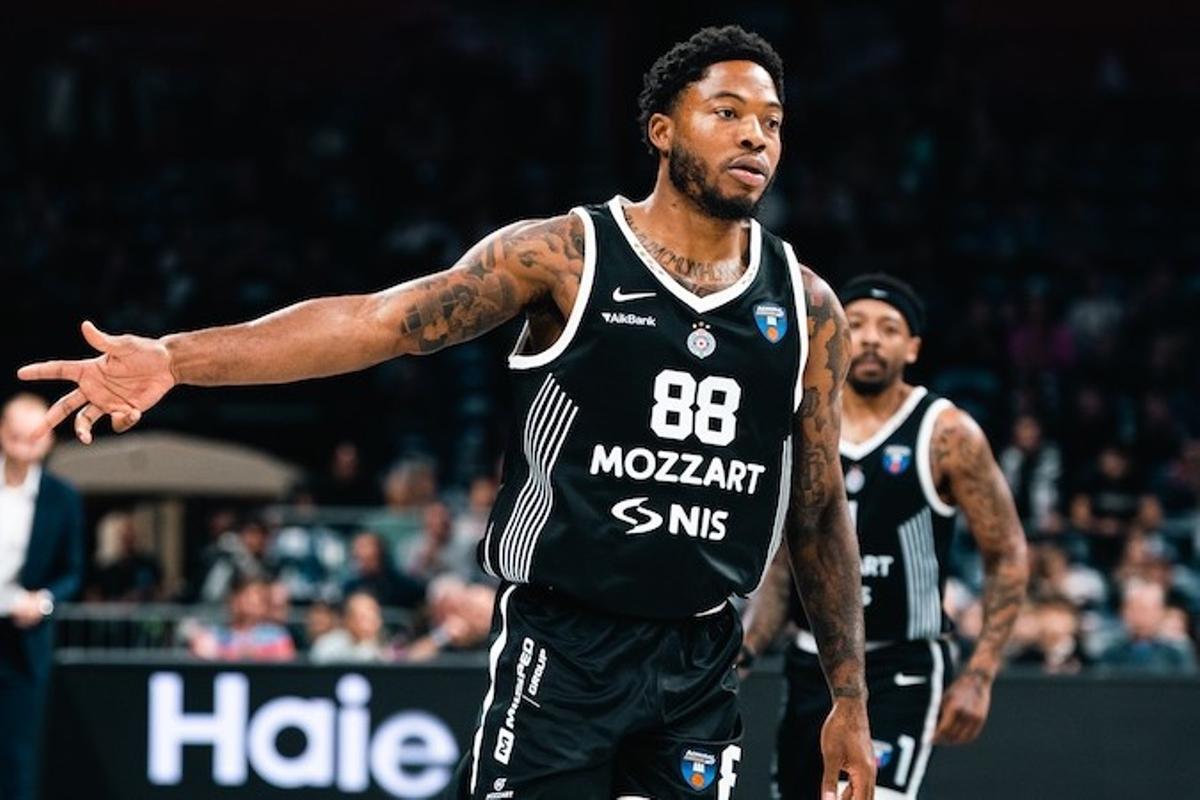 Tyreque Jones vive 'señalado' por la afición, a pesar de su buen rendimiento en la pista